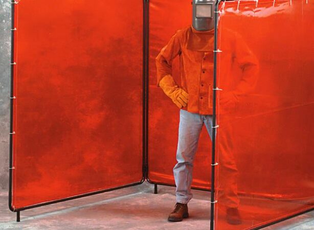 Red Color Welding Booth Screens and Curtains